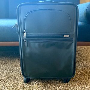 Tumi 4-wheel Expandable International Carry-on Luggage 21”